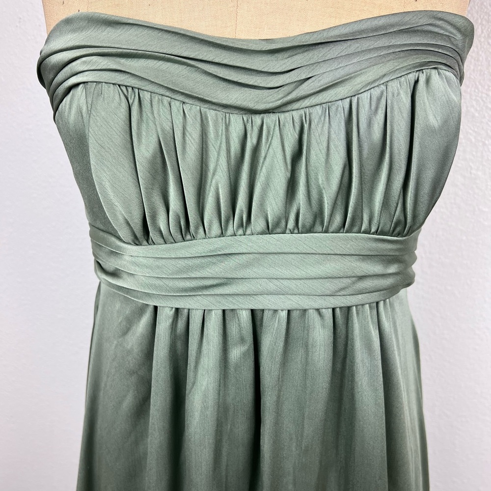 Vineyard Collection Strapless Sage Green Gown// Dress size 6 Y2K